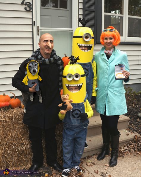 Dream Halloween Costume, Minion Adult Costume, Minion Costumes Kids, Family Minion Halloween Costumes, Minion Family Costume, Easy Diy Family Halloween Costumes, Halloween Costumes Minions, Homemade Minion Costume, Halloween Costumes For Brothers