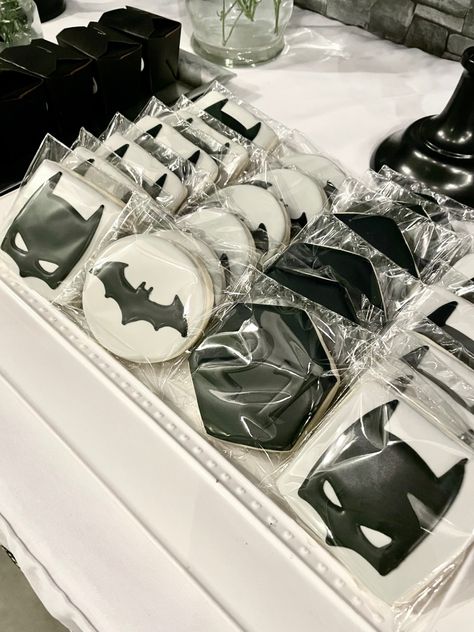 Batman Theme Wedding, Batman 2nd Birthday Party, Batman 5th Birthday Party, Batman Sweet 16, Batman Quinceanera, Adult Batman Party, Batman Gift Ideas For Boyfriend, Batman Birthday Ideas, Batman Party Foods