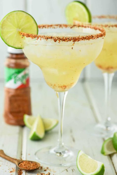 Tajin Margarita, Agave Margarita Recipe, Cranberry Mimosa Recipe, Best Tequila Drinks, Agave Margarita, Spicy Margarita Recipe, Tajin Recipes, Cranberry Mimosa, Frozen Cocktail Recipes