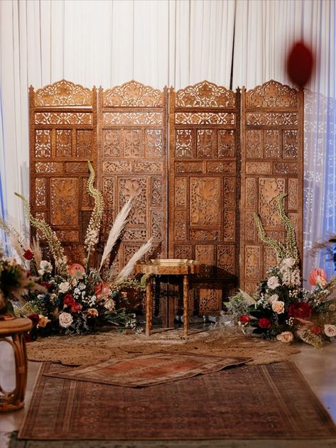 Intimate, Cozy, and Bohemian were the words this bride wanted to lead with in her design! P3 took those words and ran with it! Creating the coziest ceremony space with Modern Vintage Rentals and Bloomingbelles Vintage Wedding Backdrop, Melayu Wedding, Nikah Decor, Vintage Backdrop, Mehendi Decor Ideas, Desi Wedding Decor, Malay Wedding, Mehndi Decor, Wedding Backdrop Design