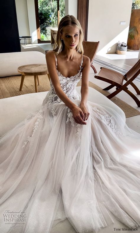 Luxury Bustier Wedding Dress, Bustier Top Wedding Dress, Tom Sebastian Wedding Dress, Chic Wedding Corset With Corset Back, Tom Sebastien Wedding Dress 2023, White Lace Corset Top Wedding Dresses, Summer Wedding Corset Dress With Lace-up Back, Wedding Corset Dress, Bella Wedding Dress