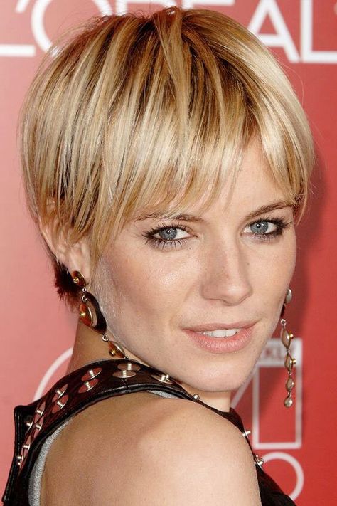 Sienna Miller Hair, Oval Face Haircuts, Lisa Rinna, Oval Face Hairstyles, Oval Face Shapes, Popular Haircuts, Sienna Miller, Best Short Haircuts, Very Short Hair