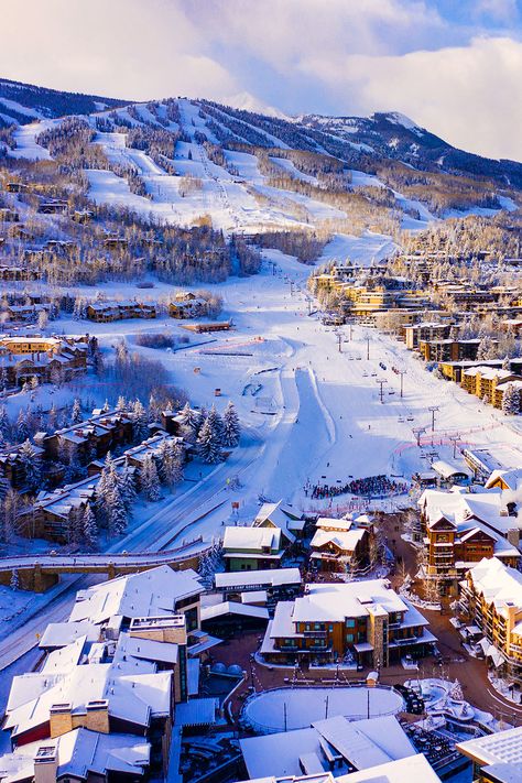 Skiing Artwork, Aspen Snow, Aspen Winter, Colorado Aesthetic, Aspen Ski, Aspen Snowmass, Ski Culture, Aspen Colorado, Ski Season