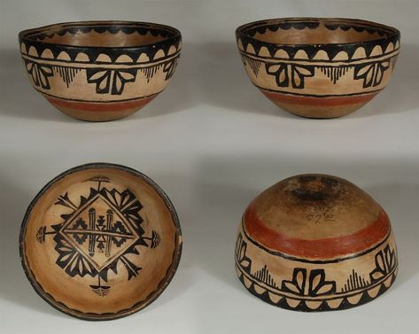 Pueblo Pottery Patterns, Broken Vessel, Indigenous Artwork, Diy Terra Cotta Pots, Decorative Ceramics, African Pottery, Pottery Patterns, Painted Pots Diy, Painted Clay Pots