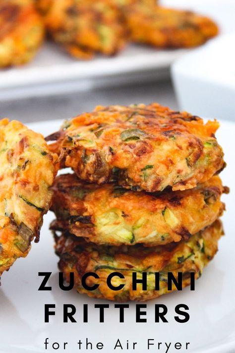 Easy Zucchini Fritters, Extra Zucchini, Zucchini Egg, Zucchini Patties, Zucchini Fritters Recipe, Grated Zucchini, Fritters Recipe, Green Meals, Zucchini Squash