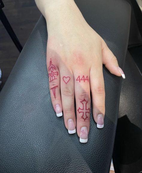 If you're looking for some inspiration for your next tattoo, or just want to see some of the most creative and well-done pieces out there, the subreddits r/tattoo and r/tattoos are the perfect places to start. Small Women Hand Tattoos, Cute Hand Tats, Finger Name Tattoos For Women, Gen Z Tattoo Ideas, Tattoo Hand Ideas, Cute Baddie Tattoos, Little Hand Tattoos, Hand Tats For Women, Small Tattoos Hand