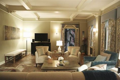 How to decorate your living room like Olivia Pope on 'Scandal' - TODAY.com Olivia Pope Apartment Decor, Scandal Olivia Pope, Gorgeous Apartment, Jenna Bush Hager, Jenna Bush, Parts Unknown, Olivia Pope, Condo Decorating, The Plaza