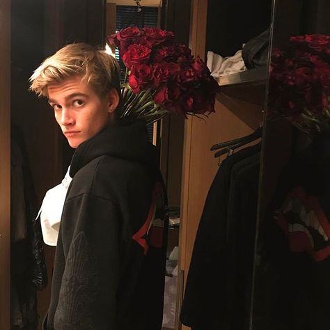 Plenty of 's to go around Presley Gerber, Kaia Gerber Style, Man Crush Monday, Kaia Gerber, Man Crush, Pretty Pictures, Character Inspiration, High Neck Dress, Dolce And Gabbana