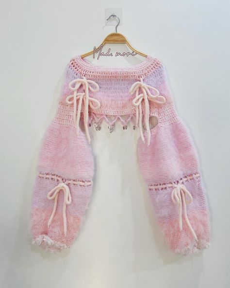 Mad.mori (@mad.mori) • Instagram photos and videos Knitted Clothing Aesthetic, Knitting Cute Things, Crochet Clothes Cute, Cute Crochet Clothing, Kawaii Crochet Clothes, Clothing Crochet Patterns, Pink Crochet Ideas, Puffy Sweater, Crochet Short Dresses