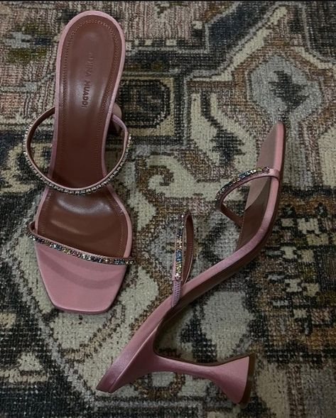 Amina Muaddi Heels, Amina Muaddi Shoes, High Heel Dress Shoes, Fashion Shoes Heels, Amina Muaddi, Fancy Shoes, Girly Shoes, Aesthetic Shoes, Pink Heels