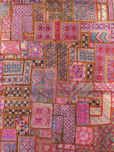 Indian Wall Hanging, Indian Tapestry, Crazy Patchwork, Indian Patterns, Indian Prints, Textile Fiber Art, Indian Textiles, Vintage Patchwork, Indian Fabric