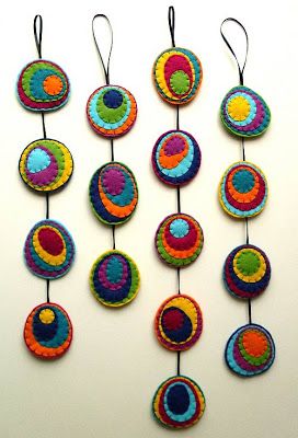 Felt Mobile, Felt Embroidery, Penny Rugs, Wool Projects, 자수 디자인, Soft Sculpture, Felt Ornaments, Felt Art, Felt Flowers