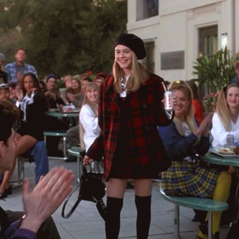 The _Clueless_ ’90s Accessory You’ll Want to Wear Right Now Clueless Aesthetic, Clueless Movie, Clueless Cher, Cher Outfits, 90s Accessories, Cher Clueless, Clueless Fashion, Clueless Outfits, Fashion Week 2018