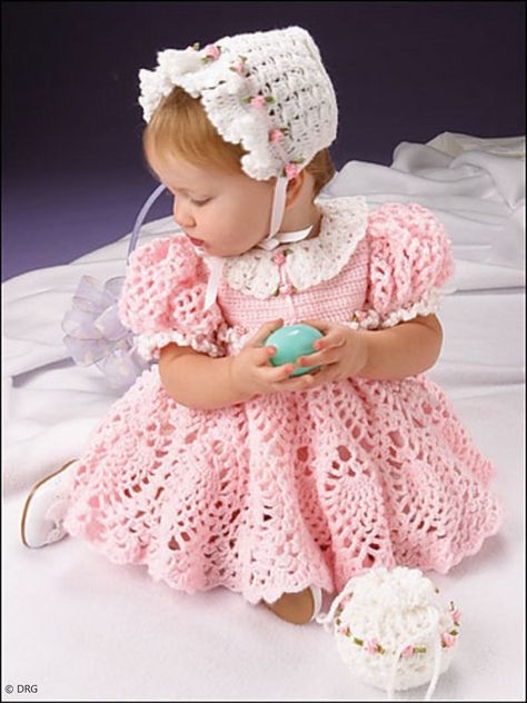 Sweet Baby Outfit Crochet Pattern #crochetdress Baby Easter Outfit, Crochet Baby Girl Dress, Baby Dress Pattern, Crochet Baby Dress Pattern, Crochet Baby Girl, Baby Dress Patterns, Haken Baby, Crochet Girls