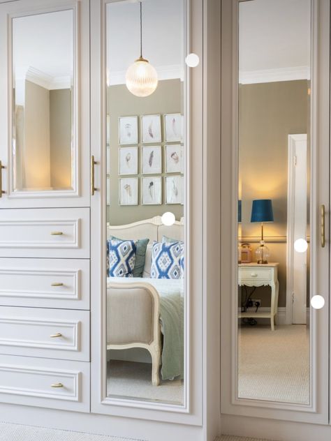 Mirrored Double Closet Doors, White Closet Doors With Gold Handles, Mirrored Robe Doors, Built In Wardrobe Ideas With Mirror, Built In Wardrobe Mirror, Doors With Mirrors Inset, Mirrored Built In Wardrobe, Mirrored Doors Closet, Wardrobe Door Mirror