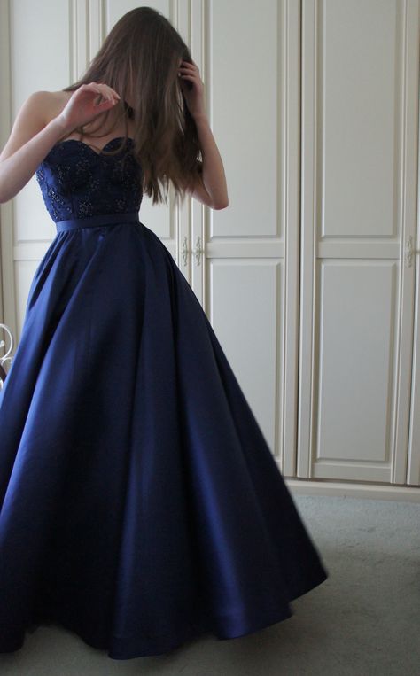 Ball Gowns Navy Blue, Ball Dresses Blue, Dark Blue Prom Dress Ball Gown, Dark Blue Gown Dress, Long Confirmation Dresses For Teens, Deep Blue Dresses, Prom Dresses Long Dark Blue, Night Blue Prom Dress, Navy Blue Satin Prom Dress