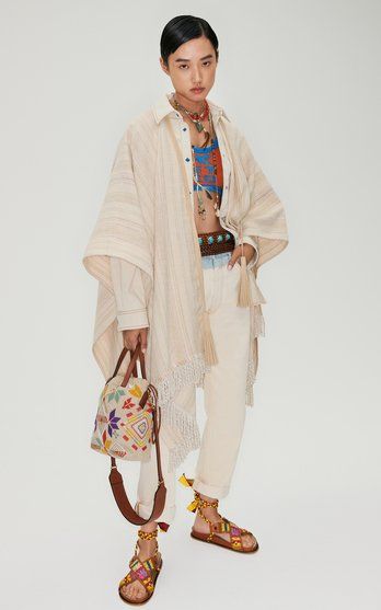 Etro Resort, Resort Fashion, Fashion Sewing Pattern, Fashion Images, Fashion Design Clothes, Cropped Top, Fashion Sewing, Kimonos, Moda Operandi