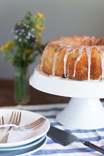 Rhubarb Bundt Cake, Yogurt Bundt Cake, Lemon Yogurt Cake, Rhubarb Cake, Lemon Bundt Cake, Torte Cupcake, Lemon Yogurt, Lemon Cake Recipe, Yogurt Cake