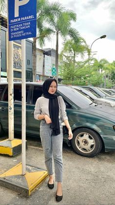 Outfit Bukber, Ootd Hijab Casual Simple, Ootd Ngampus, Outfit Ngampus, Hijab Jeans, Ootd Korean Style, Ootd Hijab Casual, Outfit Korean, Muslim Outfits Casual