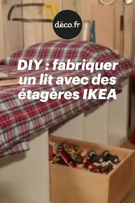 Vous connaissez les étagères Kallax de chez IKEA ? Mais si, des étagères blanches ajourées qui constituent un ensemble de 8 cases, souvent utilisées en bibliothèque, meuble à CD ou à vinyles, cabinet de curiosités ou encore rangement à chaussures ! Eh bien sachez que si vous voulez recycler intelligemment ce vieux meuble, il est tout à fait possible de fabriquer un lit avec des étagères IKEA. Et ce facilement, et en une petite heure à peine : la preuve en vidéo juste en dessous ! Kallax Ikea, Diy Lighting, Cd, Couture