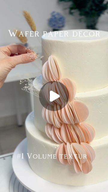 Wedding Cake With Wafer Paper, Wafer Cake Decoration, How To Use Wafer Paper On Cakes, Wedding Cake Wafer Paper, Sugar Paper Cake Decoration, Wafer Paper Cake Designs, Waffle Paper Cake Decoration, Wafer Paper Techniques, Wafer Paper Decorations