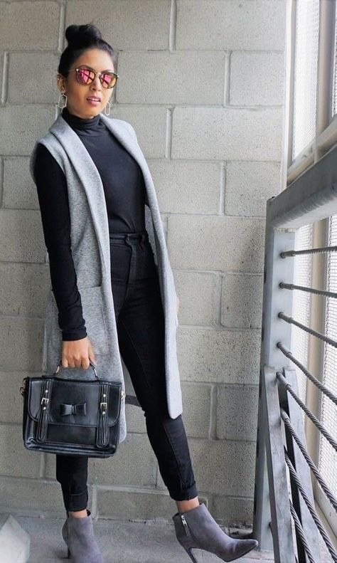 Outfits With Black Vest, Gray Vest Outfit Women, Long Vest Outfit Fall, Sleeveless Cardigan Outfit, Sleeveless Vest Outfit, Outfit Botines, Long Vest Outfit, Sweater Vest Outfit Women, Vest Outfit Women