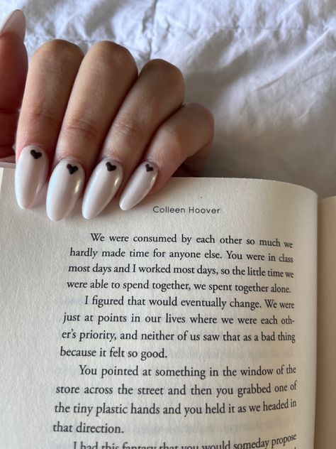 Book Nails Aesthetic, Bookish Nails, Nailart Aesthetic, Nail Pics, Nail Art Photos, Nail Photos, Ideas Nails, Art Photos, Colleen Hoover