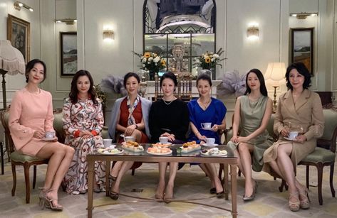 Decoding the Chinese Tai-tai Style Chinese Old Money, Chanel Tweed Jacket, Popular Tv Shows, Hermes Kelly 28, Kelly Bag, In The Spotlight, Good Wife, High Society, Old Money