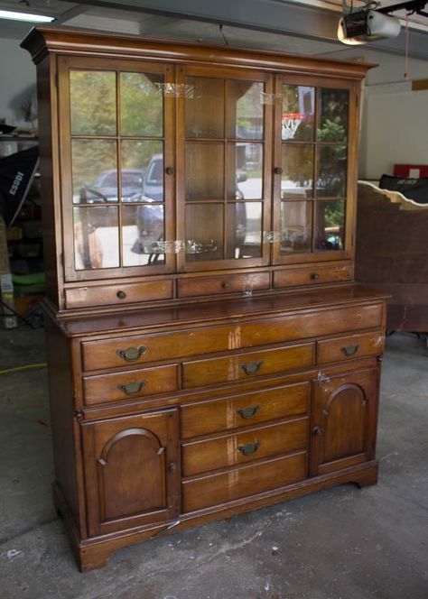 White Hutch Makeover, Dining Set Makeover, China Hutch Makeover, Buffet With Hutch, Antique Dining Rooms, Oak China Cabinet, White Hutch, Antique Dining Room, Painted Hutch