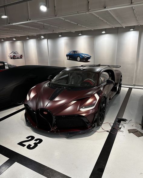 Bugatti Collection, Mustang Car Aesthetic, Burgundy Car, 2023 Ford Mustang, 2022 Ford Mustang, Bugatti Divo, Red Carbon Fiber, Ford Mustang Car, Pimped Out Cars