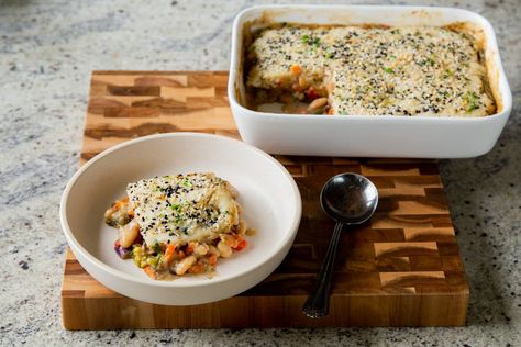 piece of everything bagel pot pie next to the baking pan Vegan Pot Pie, Vegan Pot Pies, Jamaican Jerk Seasoning, Jerk Seasoning, Jamaican Jerk, Everything Bagel, Baking Pan, Vegan Butter, Pot Pie