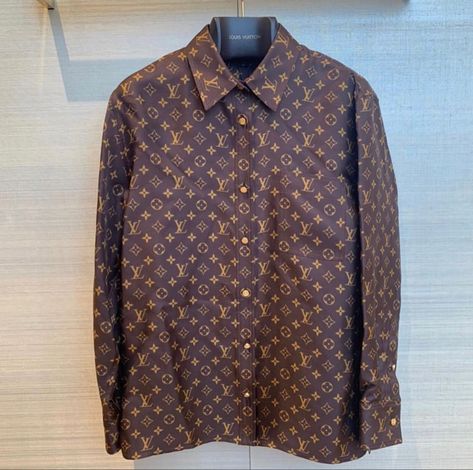 Lv Shirts For Men, Lv Shirt, Mens Dress Outfits, Paris Mens Fashion, Aubrey Drake, Fits Aesthetic, African Clothing For Men, Brand Clothes, Mens Dress