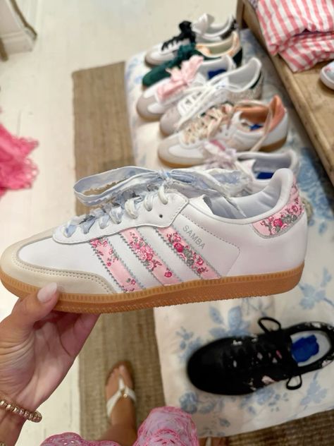 shoe aesthetic, fashion inspo, loveshack fancy adidas sambas Samba Outfit Ideas, Adidas Samba Outfits, Girly Flowers, Aesthetic Adidas, Samba Outfits, Adidas Samba Outfit, Pretty Sneakers, Samba Outfit, Adidas Sambas