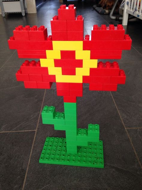 Duplo Lego Ideas, Lego Duplo Building Ideas, Lego Duplo Ideas, Lego Therapy, Lego Basic, Minecraft Lego, Lego Flowers, Lego Challenge, Lego Club