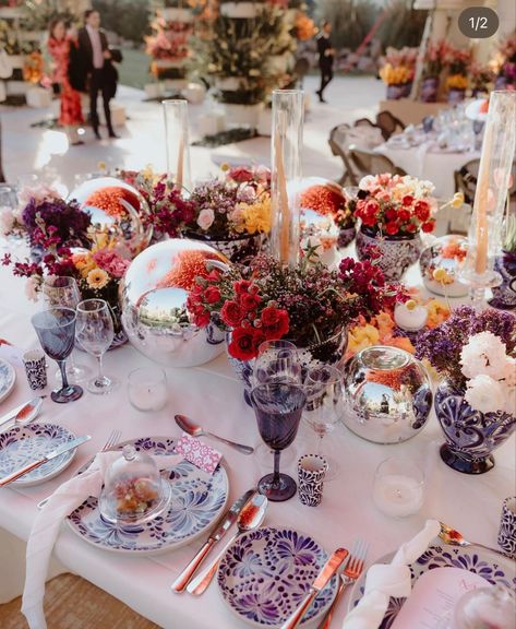 Mexican And Italian Wedding, Upscale Mexican Decor, Chinese Mexican Wedding, Mexican American Wedding Theme, Spain Wedding Decor, Mexican Chic Wedding Decor, Boho Mexican Wedding Decor, Mexican Italian Wedding, Elegant Mexican Wedding Table Decor