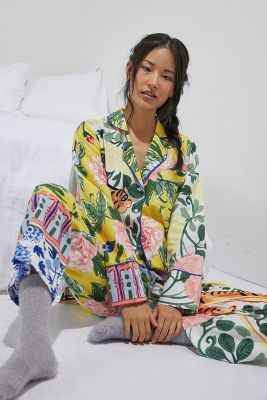 Shop the Lil Sire Tigresa Flannel Sleep Top at Anthropologie today. Read customer reviews, discover product details and more. Lounge Wear Photoshoot, Anthropologie Uk, Cozy Pajamas, Flannel Pajamas, Sleep Set, Fashion Design Clothes, Pajama Top, Minimal Fashion, Pink Yellow