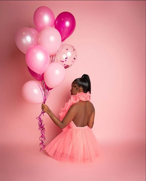 Pink Birthday Photoshoot Black Women, All Pink Photoshoot, Birthday Photoshoot Black Women, Pink Birthday Photoshoot, Birthday Photoshoot Black, Photoshoot Black Women, Pink Photoshoot, Sweet 16 Photo, Birthday Shoots