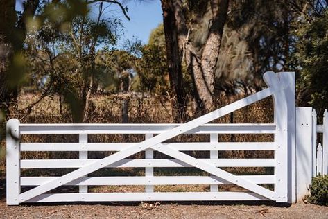 Timber Post & Rail Fences — Strukta Fencing Post Rail Fence, Post And Rail Fence, Timber Posts, Front Fence, Rail Fence, Farm Fence, South Australia, Commercial Property, Maine House