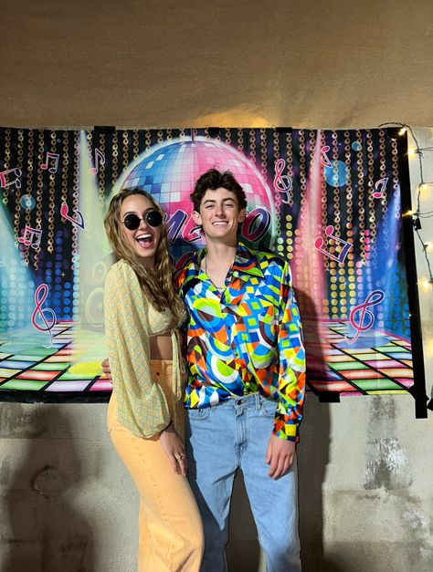 Funky Theme Party Outfit, Guy Disco Outfit, Disco Party Outfit For Men, Disco 80s Outfit Men, 70s Disco Party Outfit Couple, Disco Outfit Ideas 70s Men, Disco Couples Costume, Disco Themed Party Outfit Men, Disco Astethic Outfit