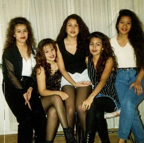 80s Latina, Chicano Outfits, Chicana Culture, Chola Outfit, 80s Aesthetic Outfits, Latino Culture, Chola Girl, Chola Style, Cholo Style