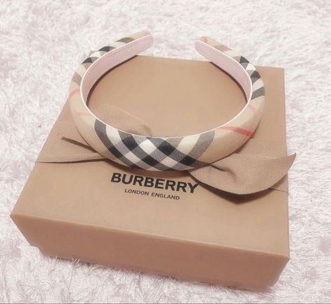 Burberry Headband, Dr Accessories, Luxury Birthday Gifts, Designer Hair Accessories, Hair Acessories, Designer Headbands, Bead Hair Accessories, Mommy Outfits, Princess Jewelry