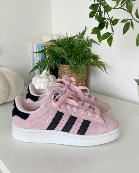 Black Shoes Adidas, Zapatillas Louis Vuitton, Adidas Campus 00, Adidas Campus Shoes, Campus 00, Pretty Sneakers, Trendy Shoes Sneakers, Preppy Shoes, Pretty Shoes Sneakers