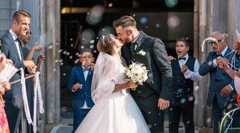 Have you been believing these myths about happiness? https://indianexpress.com/article/lifestyle/feelings/have-you-been-believing-these-myths-about-happiness-6207629/ Croatian Wedding, Wedding Ceremony Ideas, Top Wedding Trends, Wedding Couple Photos, Bright Wedding, Valentine Wedding, Wedding Checklist, Groomsman Gifts, Wedding Trends