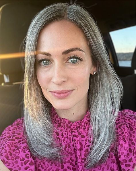 9 Women in Their 30s Share the Reasons They Decided to Embrace Their Grays | SELF Grey Hair For Women In Their 40s, Gray Hair In Your 30s, Grey In Your 40s, White Hair Transition, Grey Hair To Blonde, Gray Hair In 40s, Turning Grey Hair Aging Gracefully, Going Grey In Your 30s, Grow Out Grey Hair Transition