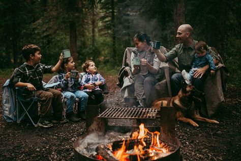 Camping Photo Ideas, Family Camping Photography, Camping Photoshoot, Camping Photo, Camping Photography, Camping Aesthetic, Family Camping Trip, Family Outdoor, Camping With Kids