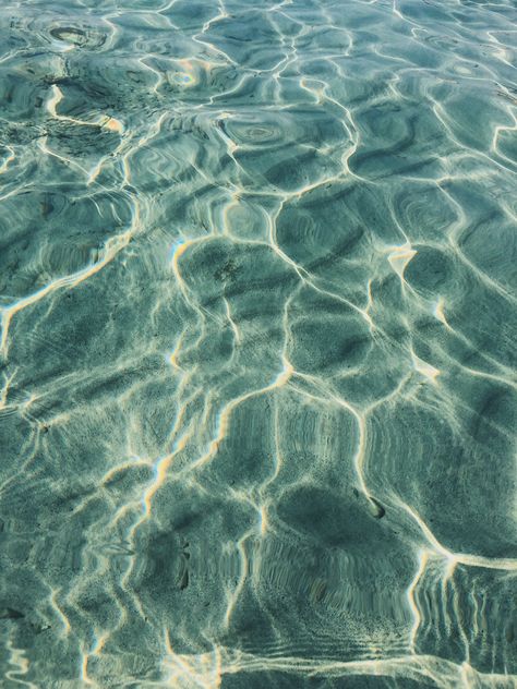 Pretty Water Aesthetic, Aesthetic Water, Swimming Underwater, Water Aesthetic, Rockaway Beach, Water Photography, Sea Water, Ocean Breeze, Underwater Photography