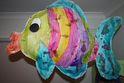 large paper stuffed fish | great craft for kids Fish Diy, Summer Crafts For Toddlers, Stuffed Fish, Art Docent, Paper Fish, Animal Art Projects, Fish Crafts, Rainbow Fish, Spring Projects