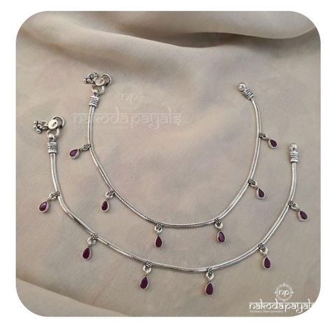 Payal Designs Silver, Trendy Silver Jewelry, Silver Anklets Designs, Silver Payal, Jewelry Necklace Simple, Bridal Anklet, Bridal Jewelry Sets Brides, Gold Bridal Necklace, Fancy Jewelry Necklace