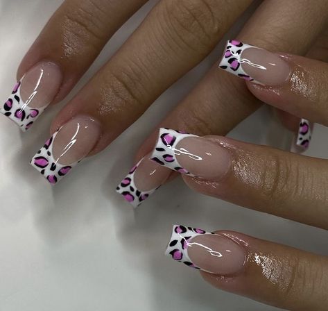 Pink Cheetah Print French Tip Nails, Cheetah Print Nails Pink, Cheetah Print French Tip Nails, French Tip Nails Y2k, Print French Tip Nails, Pink Leopard Print Nails, Nails Girly, Cheetah Print Nails, Nails Y2k