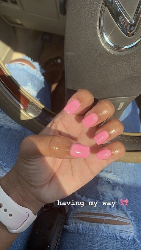 Short Cute Nails Black Women Pink, Nails With Colorful Tips, Pink Acrylic Nails Short, Pink Short Acrylic Nails, Short Pink Acrylic Nails, Trending Nail Colors, Nail Colors And Designs, Acrylic Toe Nails, Cute Acrylic Nail Designs